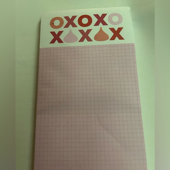 New Hershey's Kisses Pink Pad Hershey's Official Licensed Product Valentine - Picture 2 of 8